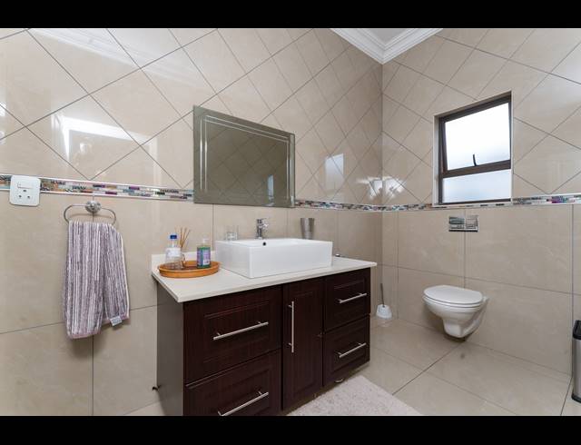 4 BEDROOM HOUSE FOR SALE IN BLUE VALLEY GOLF ESTATE